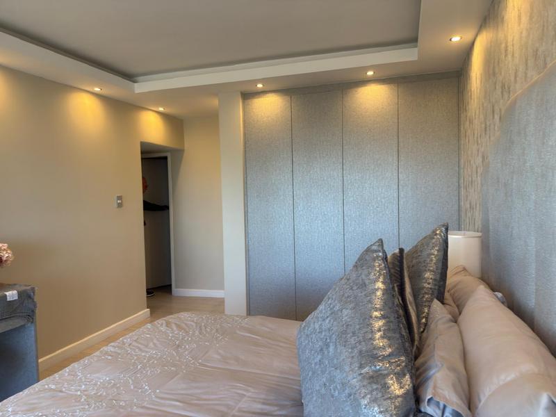 2 Bedroom Property for Sale in Sea Point Western Cape